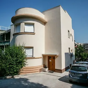 Lole Apartment Split
